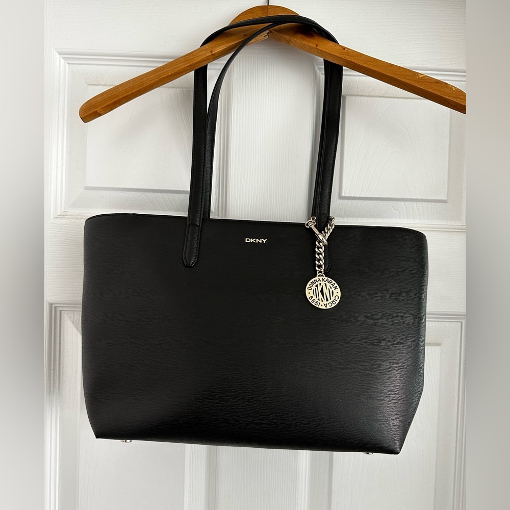 DKNY Bryant Medium Zippered Tote Bag NWT